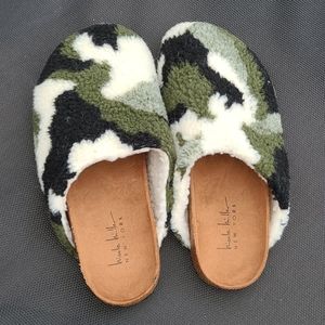 Sherpa Camo Shoes New Without Tags Slides